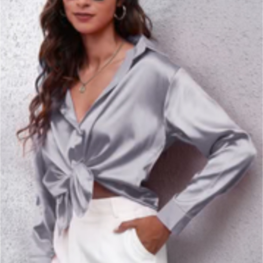 50% off w ♥️ 36 Point 5 Crop Top tie front satin Womens Light blue grey S